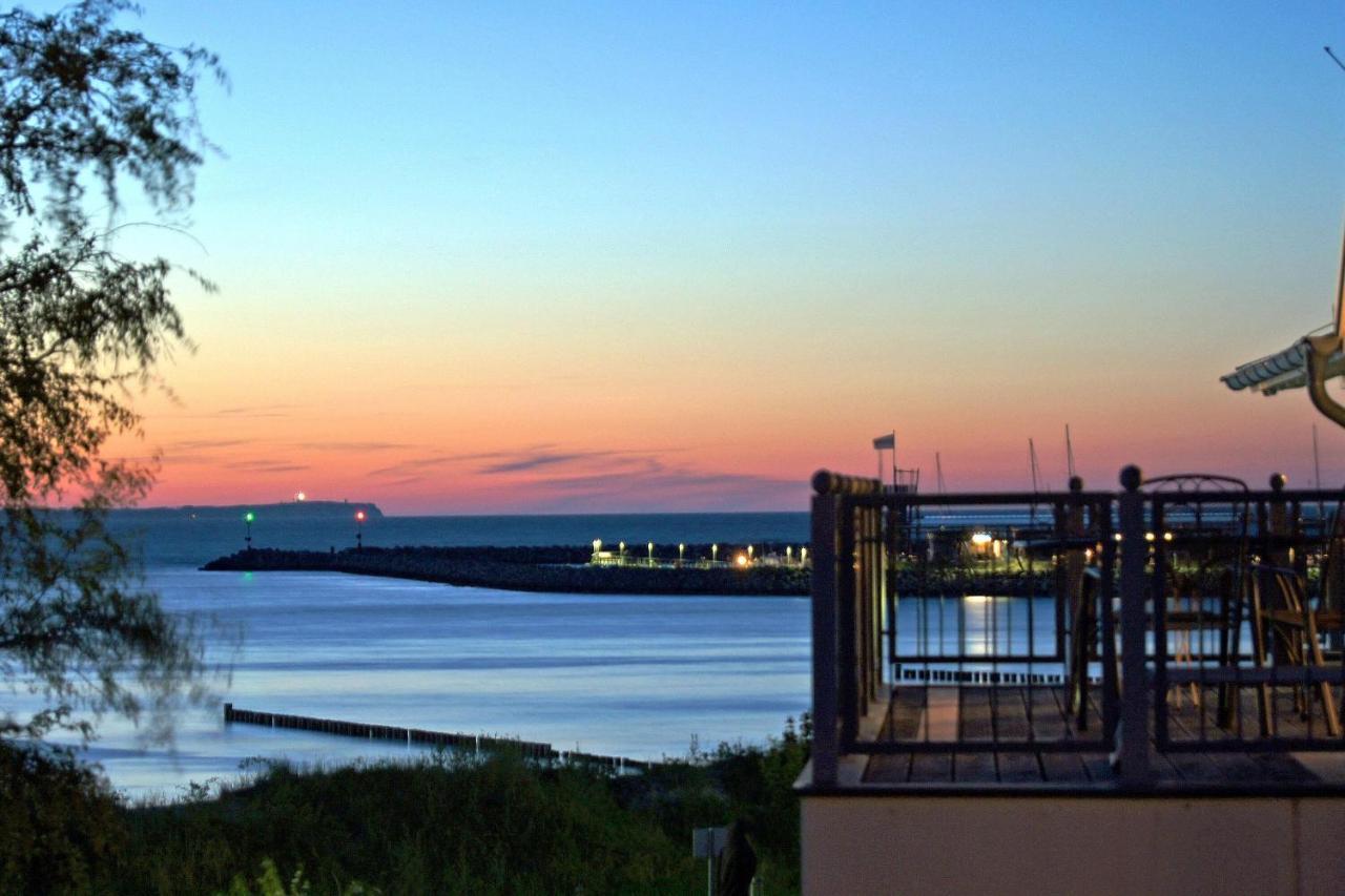 Strandvilla Boeck Fewo 13 Strandnah, Balkon, Meerblick Glowe Exterior photo
